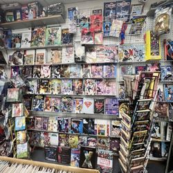 Comics Cards & Collectibles