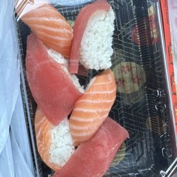 Nigiri (Tuna 3 pcs Salmon 3 pcs) Nigiri (Tuna 3 pcs Salmon 3 pcs)