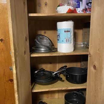 Sierra Streamside Resort - pots and pans in Bridge Cabin - Hotels Near Me - Downieville, California Sierra Streamside Resort - pots and pans in Bridge Cabin - Hotels Near Me - Downieville, California