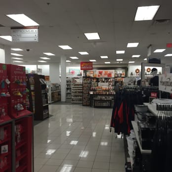 Kohl's - Walpole Kohl's -- Walpole Mall : 100 Providence Highway / Route 1, Walpole Interior - Department Stores Near Me - EAST WALPOLE, Massachusetts Kohl's - Walpole Kohl's -- Walpole Mall : 100 Providence Highway / Route 1, Walpole Interior - Department Stores Near Me - EAST WALPOLE, Massachusetts