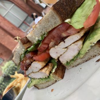 Le Diplomate - Brasseries Near Me - Washington, DC, District of Columbia