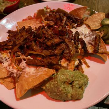 Los Tres Chiflados - Nachos con al pastor - Mexican Near Me - Brooklyn, New York Los Tres Chiflados - Nachos con al pastor - Mexican Near Me - Brooklyn, New York