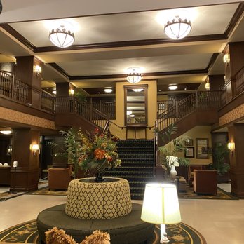 Hotel Julien Dubuque - Beautiful lobby. - Hotels Near Me - Dubuque, Iowa