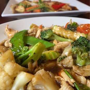 Lemongrass Grill - Thai Near Me - Munroe Falls, Ohio