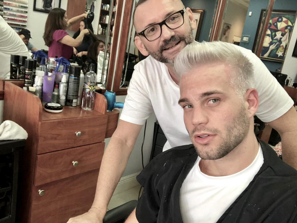 Andres Beauty Salon Logo