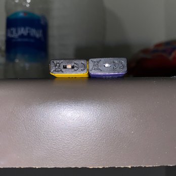 Smokin Daze - Smoke Shop - fake puff bar on the left from this shop, authentic from company site on the right. - Vape Shops Near Me - Phoenix, Arizona