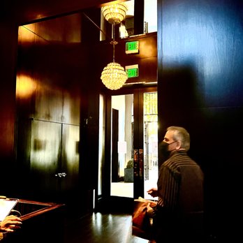 Spruce - Front entrance/lobby - American Near Me - San Francisco, California Spruce - Front entrance/lobby - American Near Me - San Francisco, California