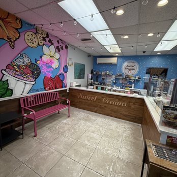Sweet Creams - Inside - Ice Cream & Frozen Yogurt Near Me - Honolulu, Hawaii Sweet Creams - Inside - Ice Cream & Frozen Yogurt Near Me - Honolulu, Hawaii