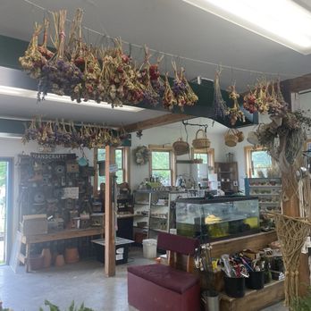 Dutton Farm Stand - Farmers Market Near Me - Manchester, Vermont