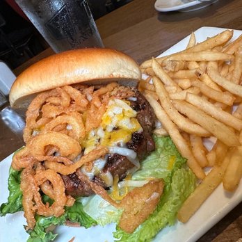 Wood n Tap - Bison Burger - Bars Near Me - Newington, Connecticut Wood n Tap - Bison Burger - Bars Near Me - Newington, Connecticut