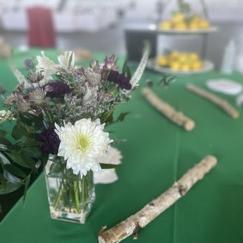 Pacific Fine Food Catering - Gambero table flowers - Caterers Near Me - Alameda, California Pacific Fine Food Catering - Gambero table flowers - Caterers Near Me - Alameda, California
