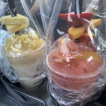 Cascada Refrescante - Pina colada and strawberry peach. Now with bags on top. - Juice Bars & Smoothies Near Me - Paramount, California