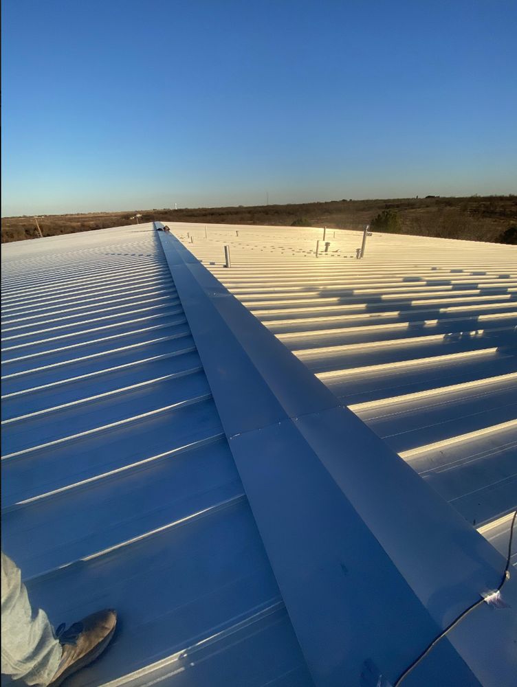 Slide of DeAlba Roofing & Construction