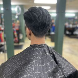 The Shaky Razor Barbershop - Cut by Toby