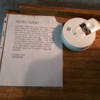 Economy Inn - Smoke detector not plugged in. - Hotels Near Me - Sweetwater, Tennessee Economy Inn - Smoke detector not plugged in. - Hotels Near Me - Sweetwater, Tennessee