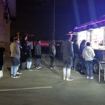 Taqueria Tomateros - Packed like always but quick service. - Food Trucks Near Me - Fontana, California Taqueria Tomateros - Packed like always but quick service. - Food Trucks Near Me - Fontana, California