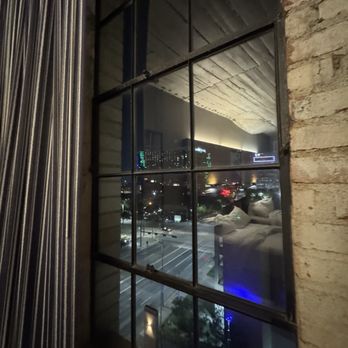 Aloft by Marriott Dallas Downtown - Night view - Hotels Near Me - Dallas, Texas