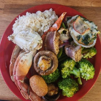 Jimmy's Seafood Buffet - Crabs and veggies - Seafood Near Me - Kitty Hawk, North Carolina Jimmy's Seafood Buffet - Crabs and veggies - Seafood Near Me - Kitty Hawk, North Carolina