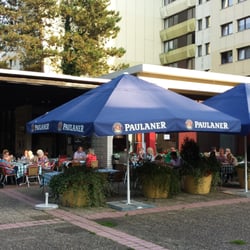 Restaurant Santa Lucia - Outdoor tables on a warm Sept evening