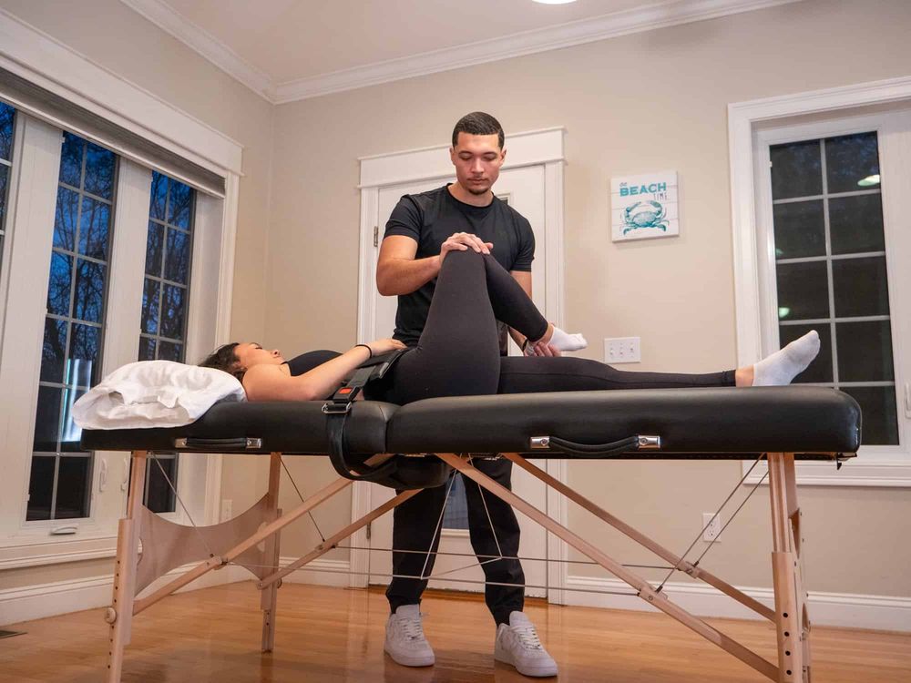 Hamptons Stretch & Strengthen Logo
