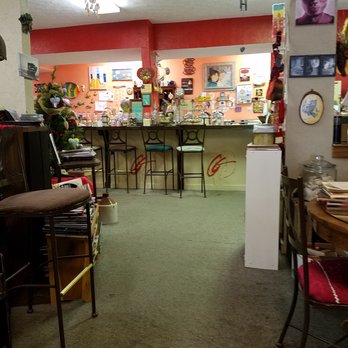 Common Grounds - view of the order counter - Coffee & Tea Near Me - Nashville, Indiana