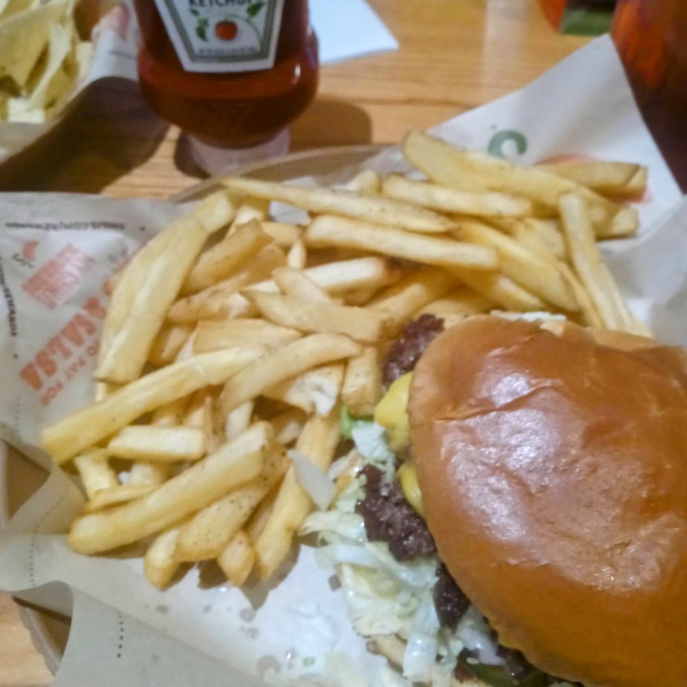 Chili's - Lots of fries with the Smash Burger - Tex-Mex Near Me - Hemet, California Chili's - Lots of fries with the Smash Burger - Tex-Mex Near Me - Hemet, California