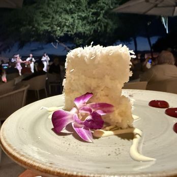 House Without A Key - Halekulanis Signature Coconut Cake - Seafood Near Me - Honolulu, Hawaii