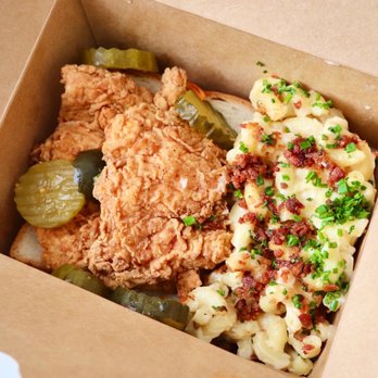 Chen Chens - OG Hot Chicken w/ side of Mac and cheese - Chicken Shop Near Me - Toronto, Ontario