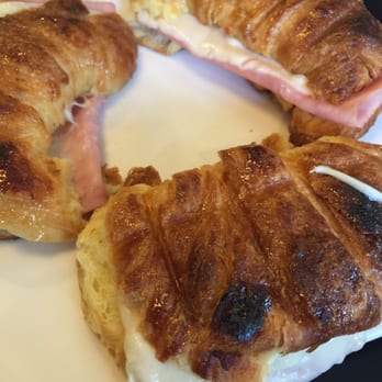 Cafe del Botánico - Medialunas! - Bakeries Near Me - Buenos Aires, C
