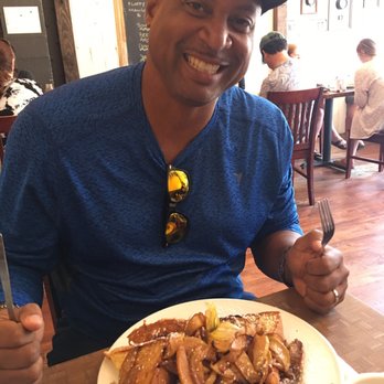 Jam Cafe - Awesome breakfast!! French toast w/apples, side of bacon and scrambled eggs w/cheese. Off da chain!! - Breakfast & Brunch Near Me - Victoria, British Columbia