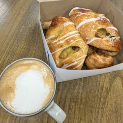 Dutch Delicious Bakery & Deli