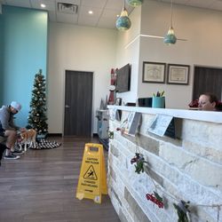 Elyson Animal Hospital - Lobby waiting area