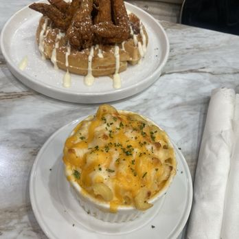 Toast on Lenox - Chicken & Waffles, Smoked Gouda Mac & Cheese - Breakfast & Brunch Near Me - Atlanta, Georgia Toast on Lenox - Chicken & Waffles, Smoked Gouda Mac & Cheese - Breakfast & Brunch Near Me - Atlanta, Georgia