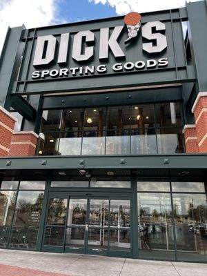 DICK'S Sporting Goods by null