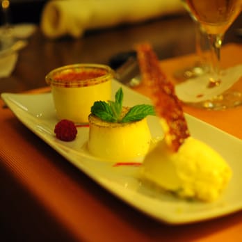 Backmulde - Nachtisch: Crema Catalana, Panna Cotta und eine Kugel Eis - Specialty Food Near Me - Ladenburg, BW Backmulde - Nachtisch: Crema Catalana, Panna Cotta und eine Kugel Eis - Specialty Food Near Me - Ladenburg, BW