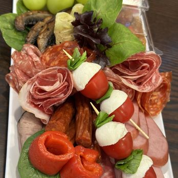 The Southside Cafe - a platter of meat and vegetables - Cafes Near Me - Richmond, British Columbia The Southside Cafe - a platter of meat and vegetables - Cafes Near Me - Richmond, British Columbia
