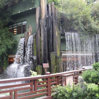 南蓮園池 - Vegetarian restaurant behind the water fall - Buddhist Temples Near Me - Hong Kong, HK