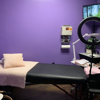 Esthetics by Corrie - Nice set up for lash extensions - Permanent Makeup Near Me - Ventura, California