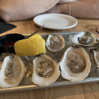 La Belle et la Barbe - Oysters - French Near Me - Saint-Hubert, Quebec La Belle et la Barbe - Oysters - French Near Me - Saint-Hubert, Quebec