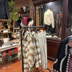 Hotoveli Boutique - Flannels