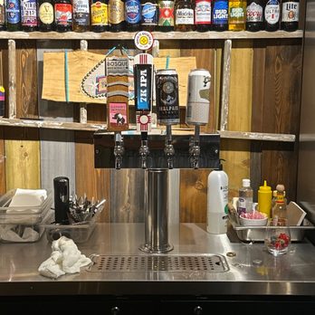 Del's Restaurant - Large beer selection, including four NM craft beers on tap. - Breakfast & Brunch Near Me - Tucumcari, New Mexico