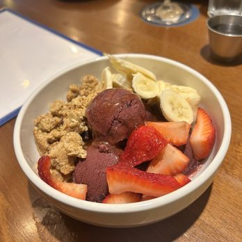Billy Hicks - Açaí Granola Bowl - American Near Me - Washington, DC, District of Columbia