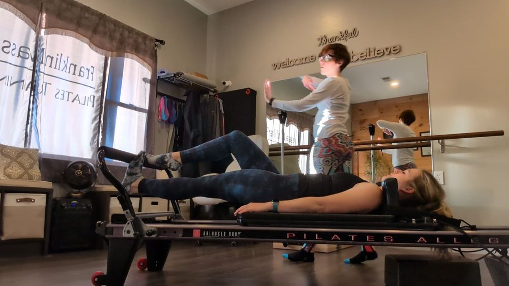 Strolling Skye Pilates Logo