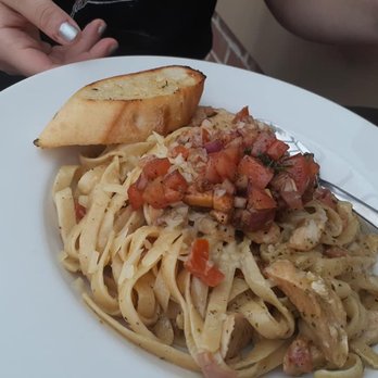 Fresh Grill Kitchen & Bar - Bruschetta Fettuccini - Burgers Near Me - Wetaskiwin, Alberta