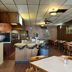 Pizza by Alex - Interior seating