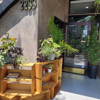 Lost Books - Entrance - Vinyl Records Near Me - Montrose, California