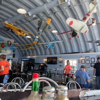 Hangar Kafe - Ambiance. - Breakfast & Brunch Near Me - Miller, Missouri