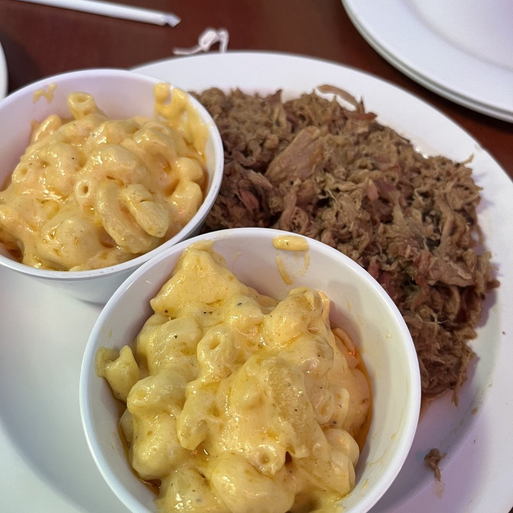 Red House BBQ - Mac n cheese Pulled Pork - Barbeque Near Me - Tehachapi, California