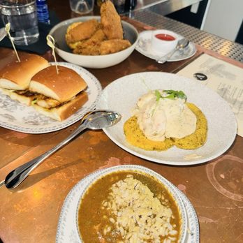 Virtue Restaurant - Happy hour - Southern Near Me - Chicago, Illinois
