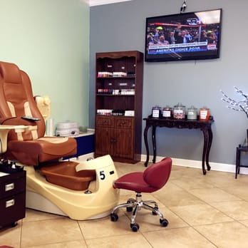 Tips & Toes Nails Spa - Gel polishes and scrubs for pedicure - Nail Salons Near Me - Dubuque, Iowa Tips & Toes Nails Spa - Gel polishes and scrubs for pedicure - Nail Salons Near Me - Dubuque, Iowa